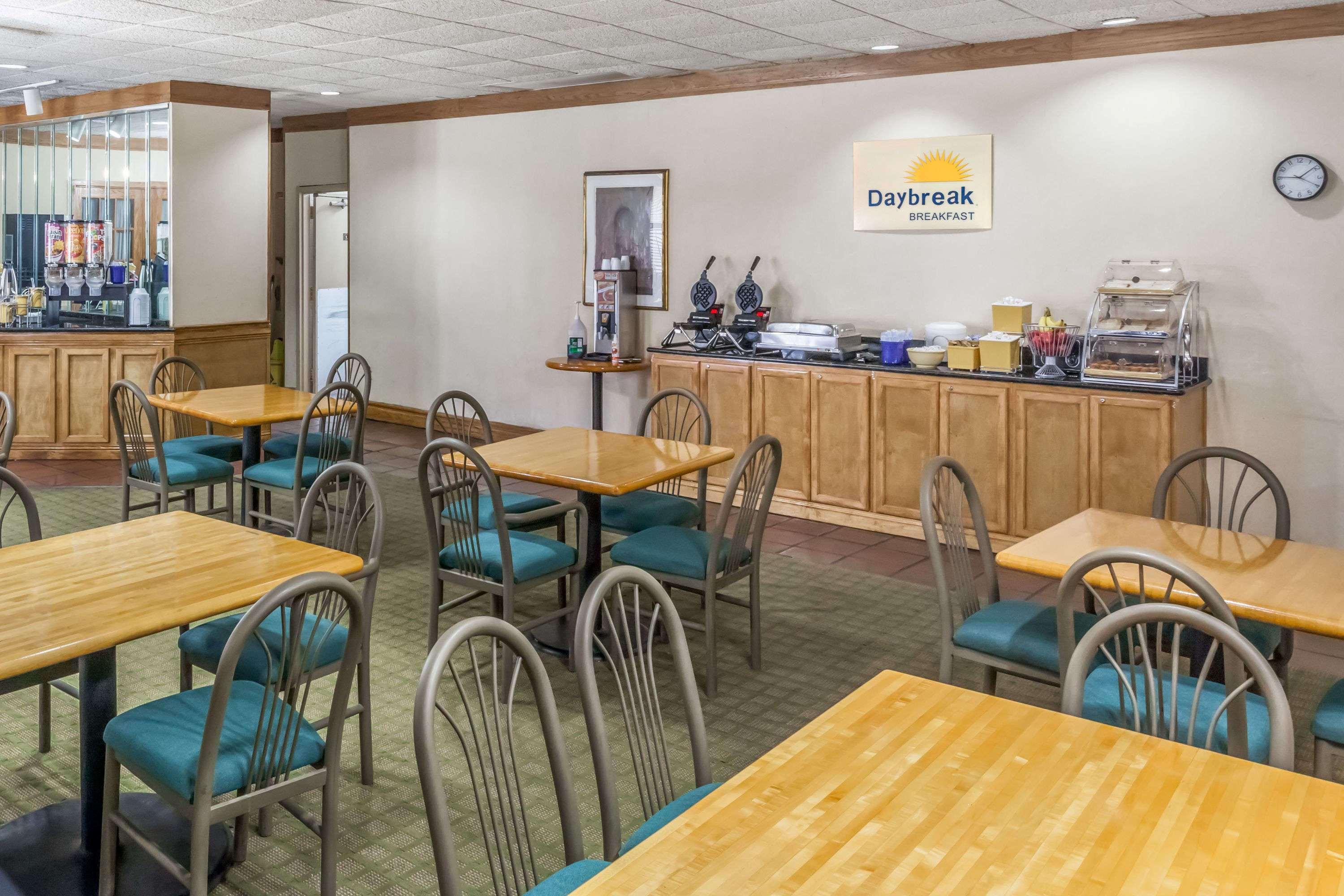 Days Inn By Wyndham Seguin Tx Eksteriør bilde