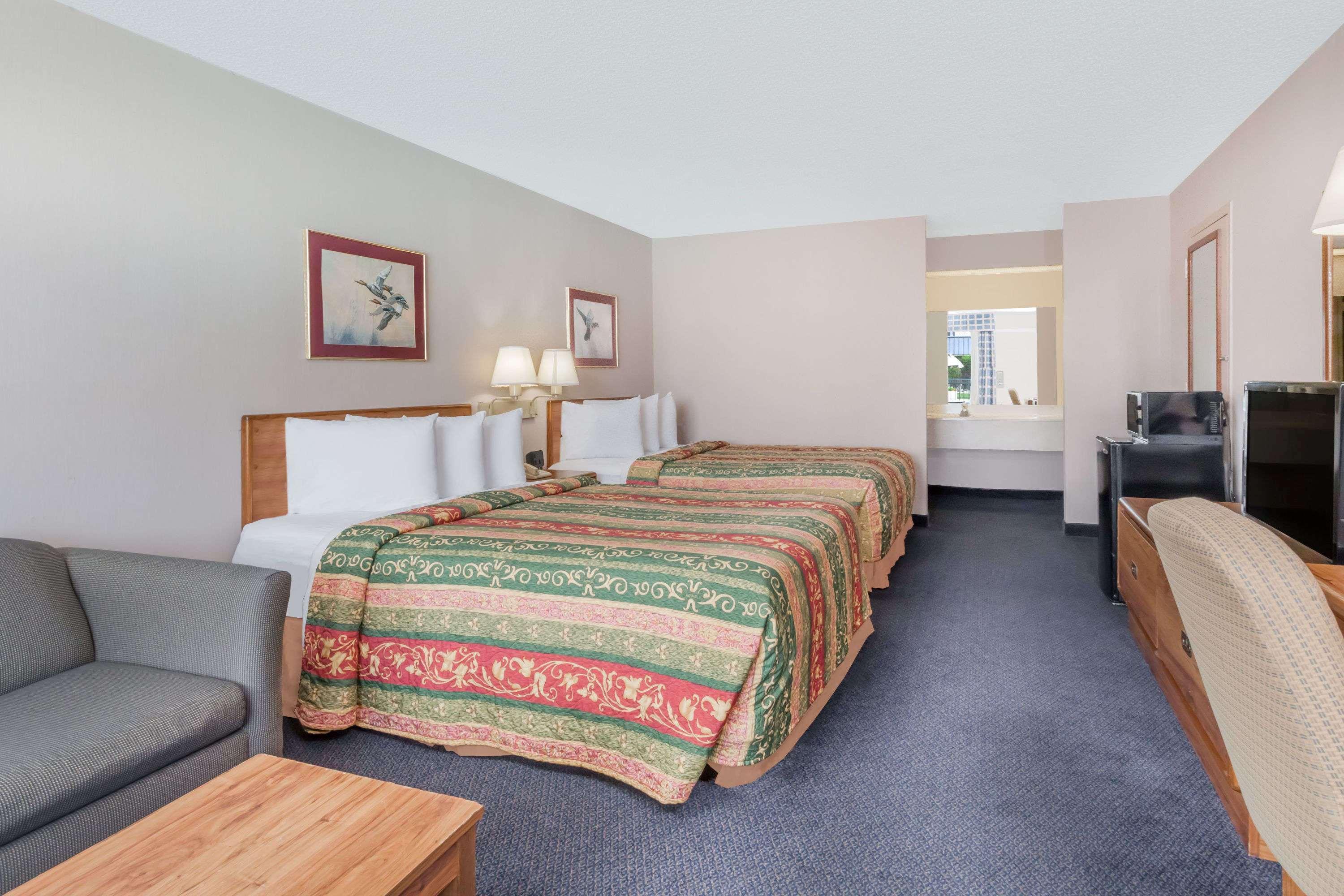 Days Inn By Wyndham Seguin Tx Eksteriør bilde
