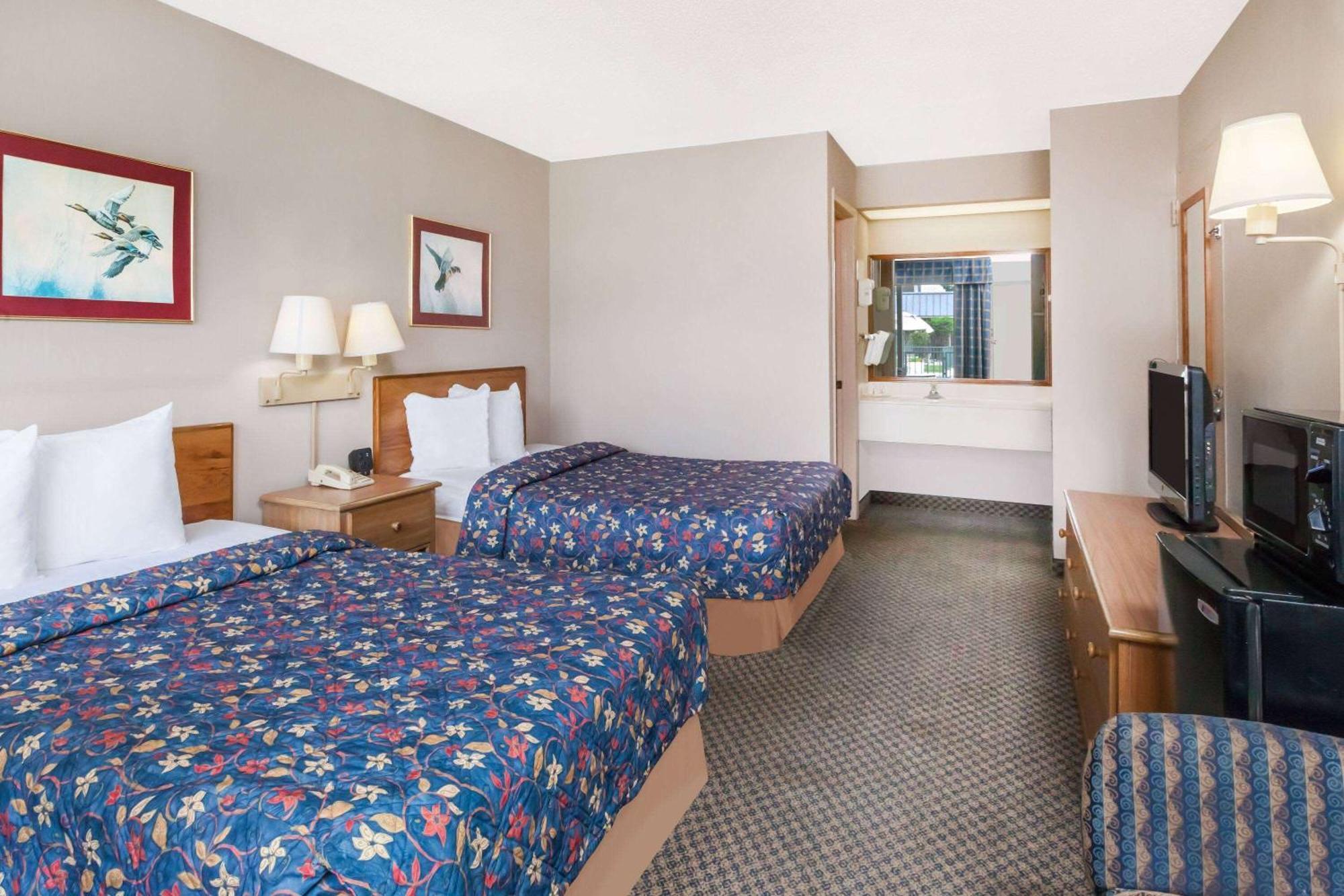 Days Inn By Wyndham Seguin Tx Eksteriør bilde